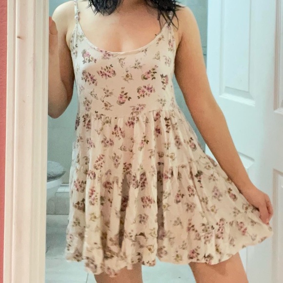 Brandy Melville Cream Floral Rose Print Tiered Ruffle Dress one size fits all - Picture 3 of 13
